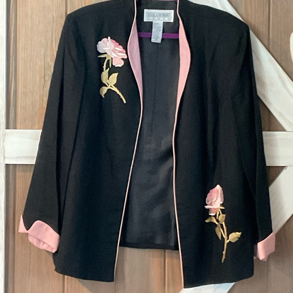 Vintage Jessica Howard Black and Pink Blazer with Floral Accents.P2P 24” SIZE 16 - Picture 4 of 5